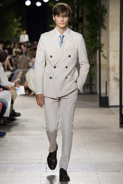Look 31